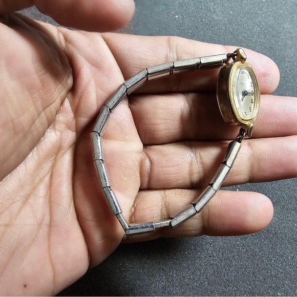 Vintage Timex Cocktail Watch Mechanical Wind Up Gold Tone Needs New Band - Picture 7 of 8